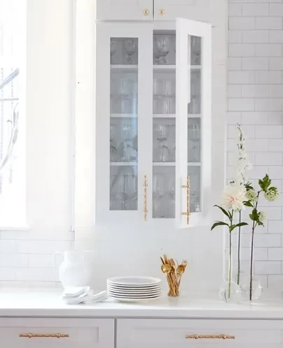 Ice White Shaker in Display